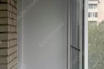 Холодное остекление балкона с отделкой