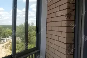 Отделка пола и потолка на балконе