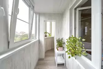 Отделка с качественным утеплением балкона в квартире