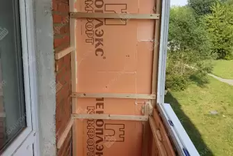 Остекление балкона и балконного блока с утеплением Пеноплексом