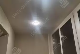 Остекление балкона и балконного блока профилем Рехау 60 и отделка панелями ПВХ