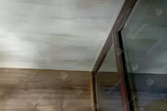 Отделка балкона под ключ в серии дома П-44 с холодным остеклением