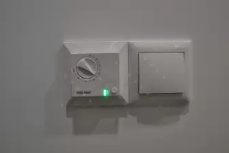 Остекление балкона в серии дома 01-ПЗ с утеплением и отделкой